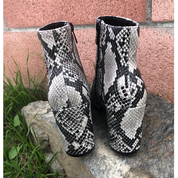 Ankle High Chunky Heel Textured Snake Print Bootie - Picture 5 of 11